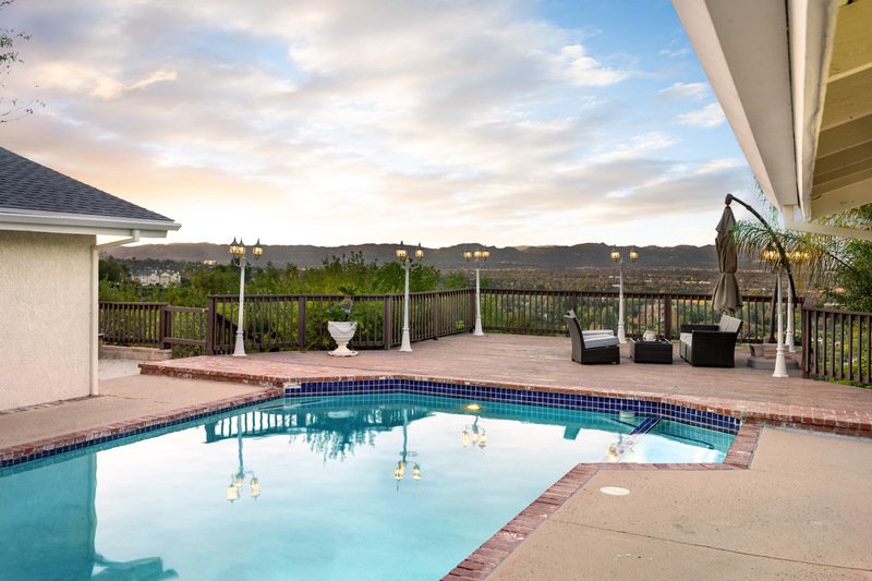 patio con alberca grande